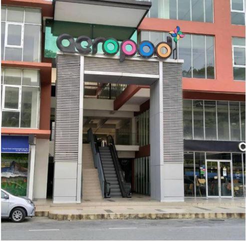 H&F Homestay The Two Owls Nest Aeropod Sovo Studio Room - 2 Queen Bed - Near Airport - Free Parking كوتا كينابالو المظهر الخارجي الصورة